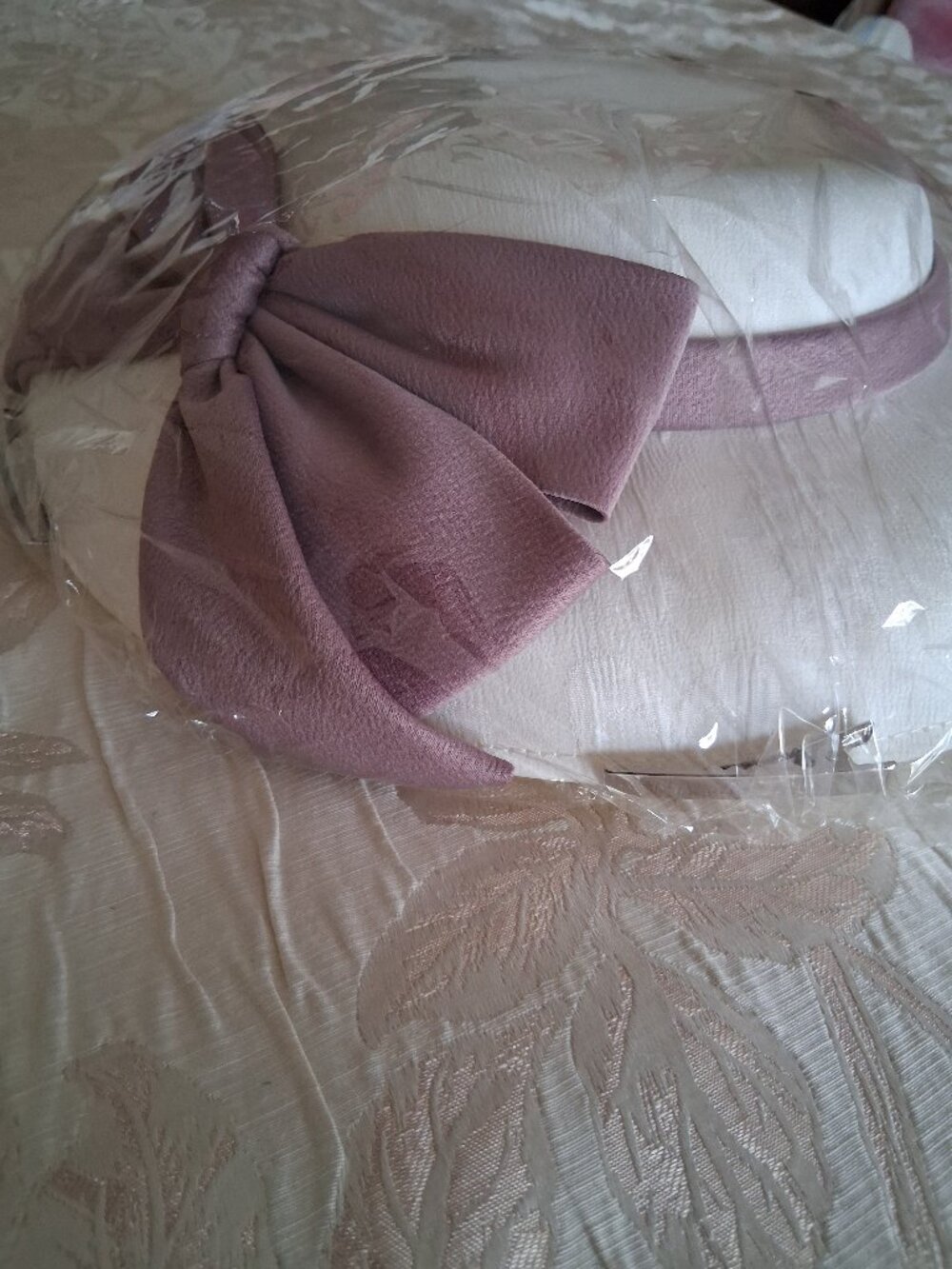 White Hat Lavender Bow, NWOT
